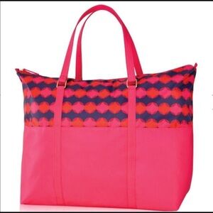 Avon large Weekender Bag NWT